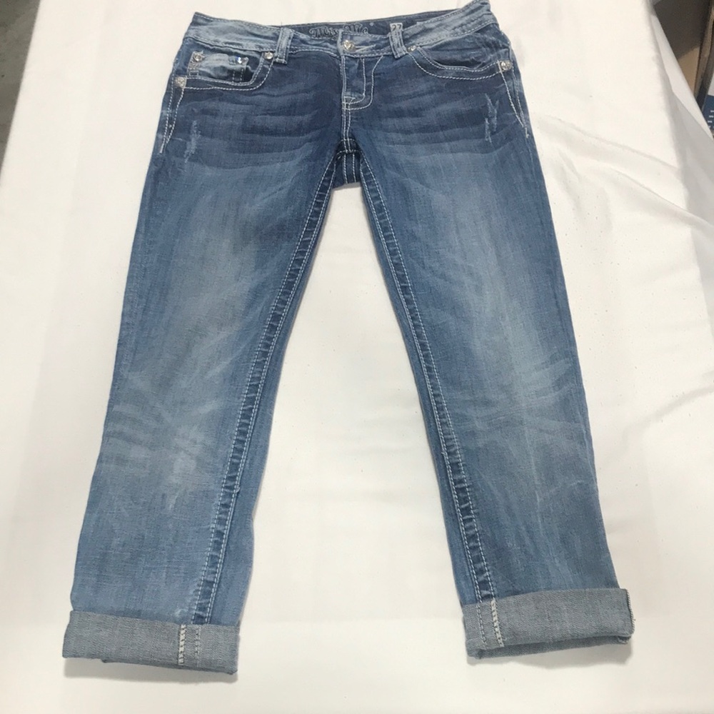 Miss Me cuffed Capri like new size 27